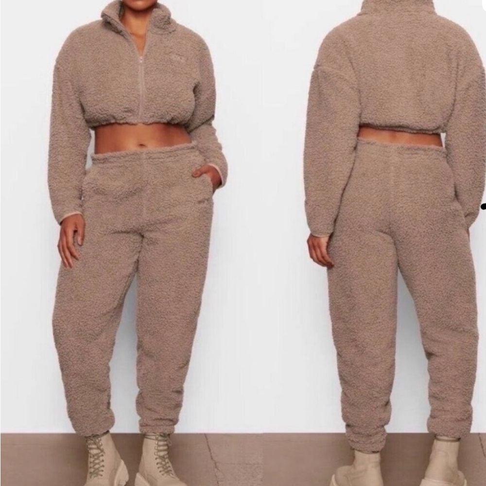 Skims NWT Sherpa Teddy Lounge Set size L tiger eye color